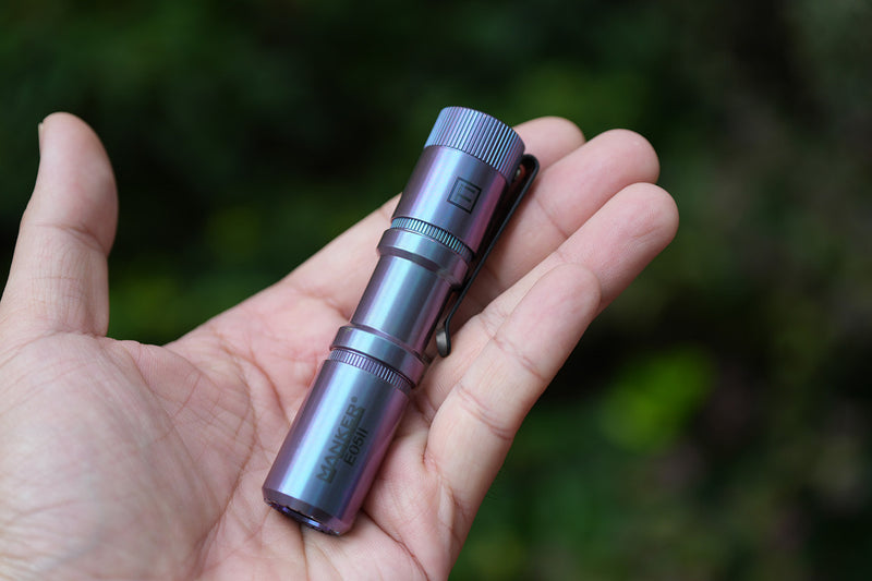 Manker E05 II Ti - Colorful MAO - Limited Edition (Green & Purple) 1300 Lumens